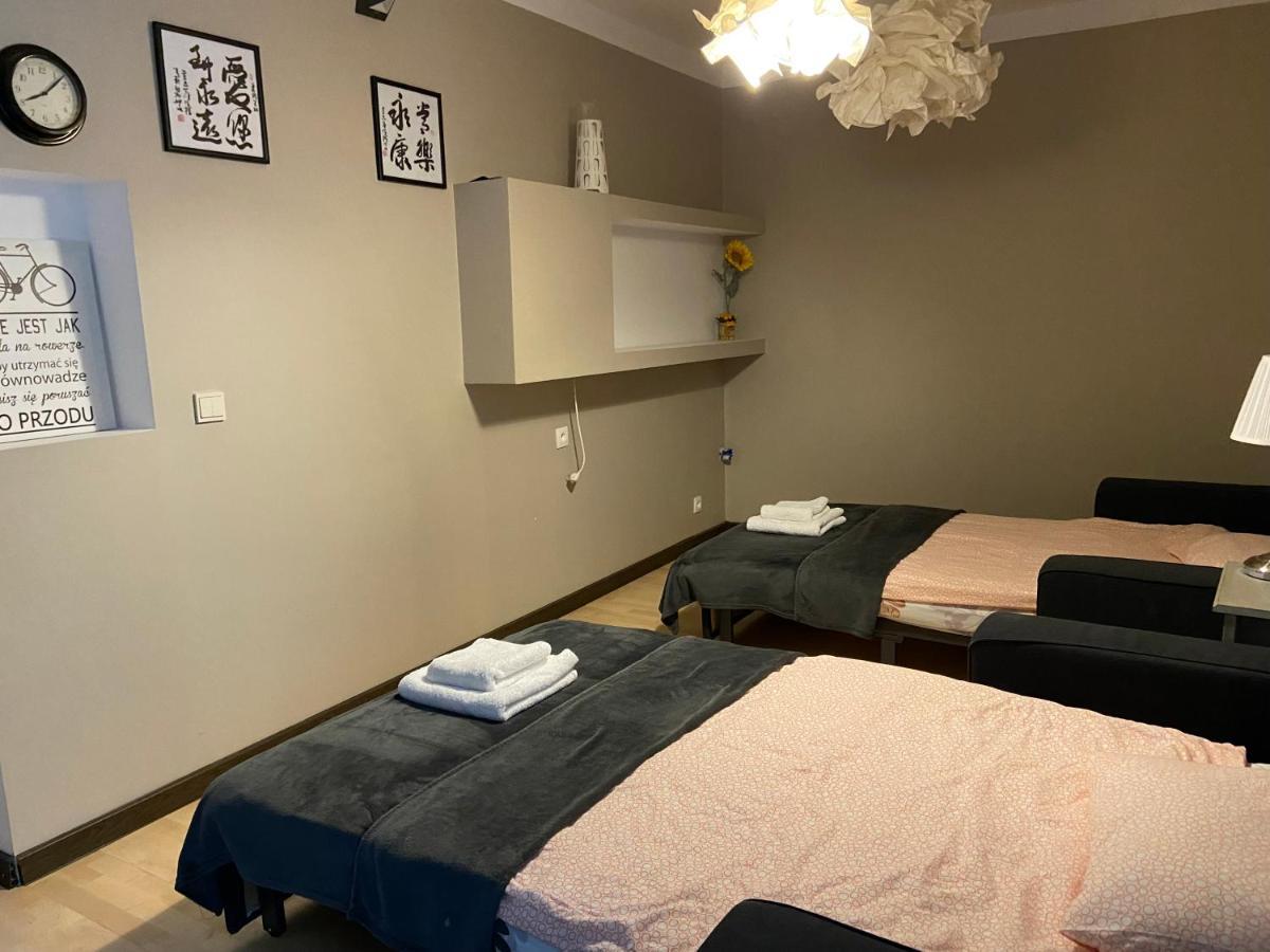 Apartament Grafitowy Willa Laser シクラルスカ・ポレンバ エクステリア 写真