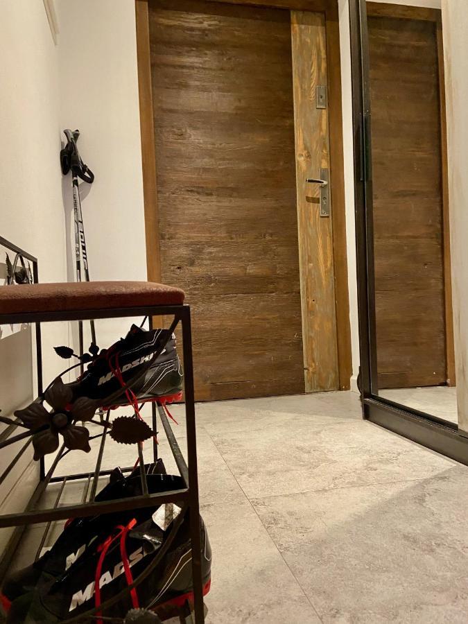Apartament Grafitowy Willa Laser シクラルスカ・ポレンバ エクステリア 写真